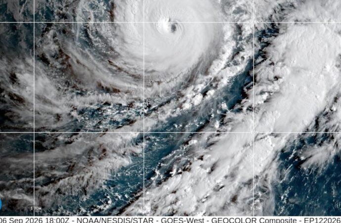 Hawaii residents told to expect tropical storm conditions as Hurricane Lowell passes to the west