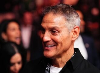 Hollywood exec Ari Emanuel says he treats his to-do list like a ‘contract’ with himself