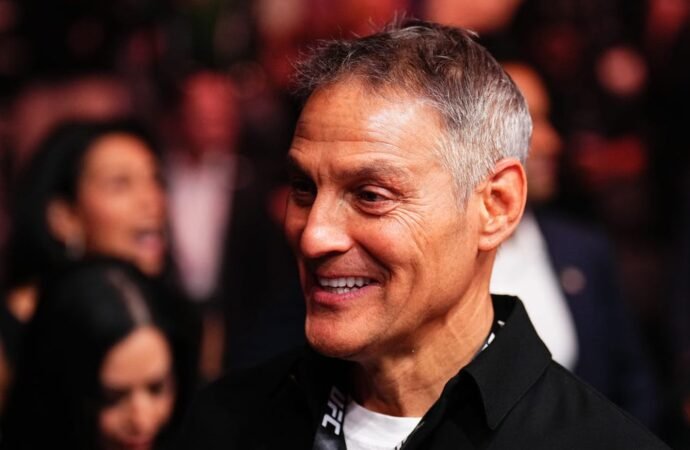 Hollywood exec Ari Emanuel says he treats his to-do list like a ‘contract’ with himself