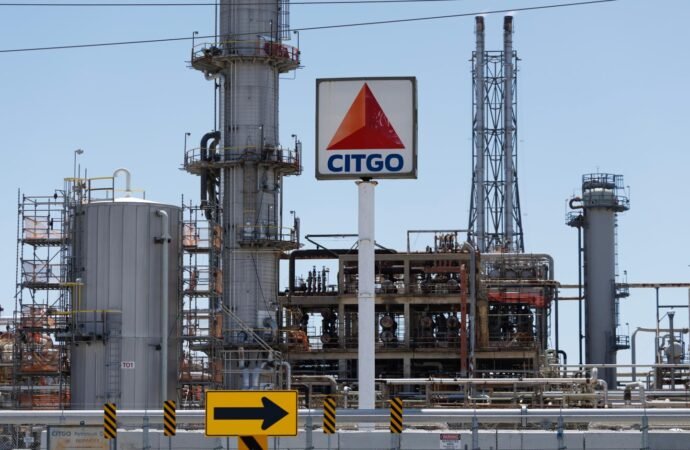 How Trump could wrest Citgo from Elliott Management and hand it back to Venezuela | Fortune