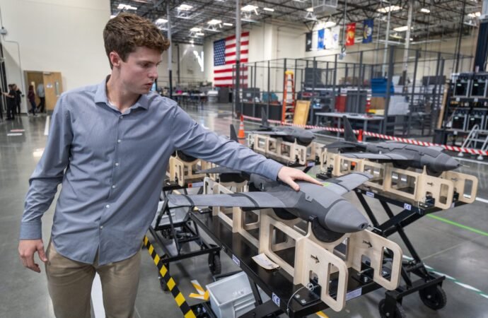 How a Gen Zer built a $3.7 billion defense tech startup backed by Sequoia | Fortune