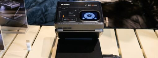 I Went Eyes-On With the Aurzen Zip Pro Foldable, Portable Projector. It’s Ready to Shine Your Entertainment Anywhere – CNET