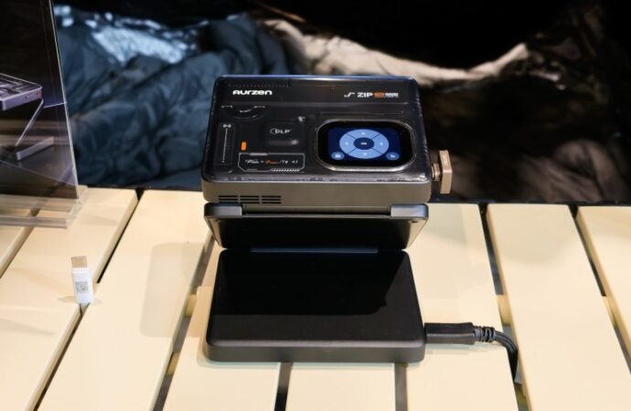 I Went Eyes-On With the Aurzen Zip Pro Foldable, Portable Projector. It’s Ready to Shine Your Entertainment Anywhere – CNET