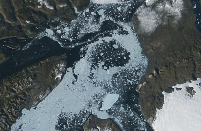 Ice Island Survives Run-In With Joe Island – NASA Science