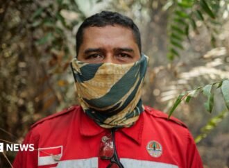 Indonesia fires: The volunteer firefighters risking their lives to defuse ‘carbon bombs’