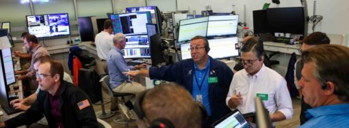 Investors cheer falling bond yields after a top Fed official eases rate-hike worries