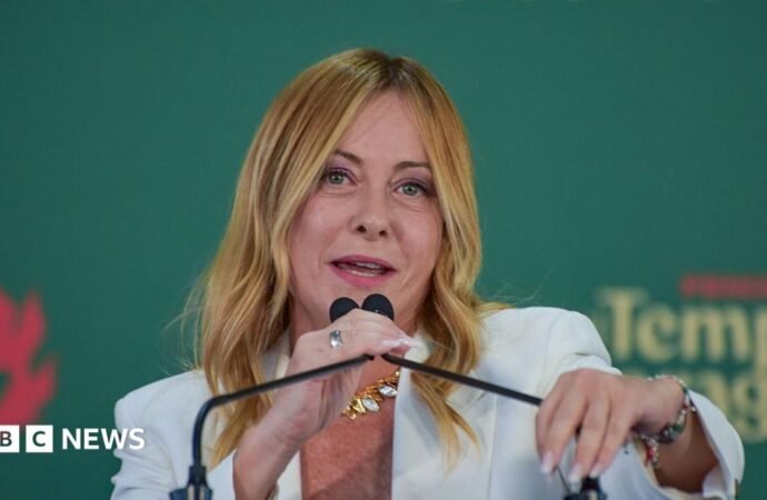 Italy ministers agree to ban burqa and niqab in school and cap foreigners in class