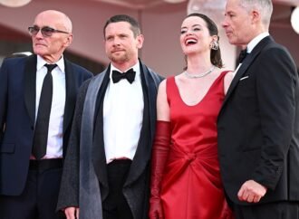 Jack O’Connell’s Ruthless Tabloid Editor in ‘Ink’ Fires Up Venice as Danny Boyle Drama Earns Warm 4-Minute Ovation