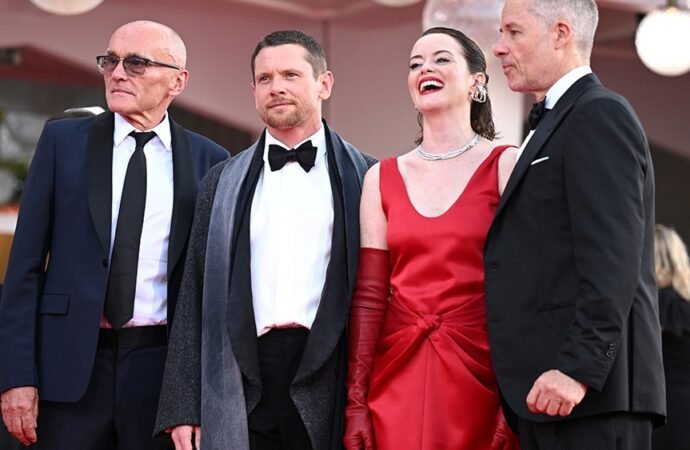 Jack O’Connell’s Ruthless Tabloid Editor in ‘Ink’ Fires Up Venice as Danny Boyle Drama Earns Warm 4-Minute Ovation