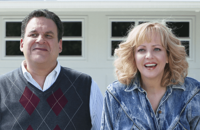 Jeff Garlin Says ‘Undiagnosed Bipolar’ Made Him ‘Mean’ on ‘The Goldbergs’ Set; Wendi McLendon-Covey Responds: ‘I Remember Things Differently’