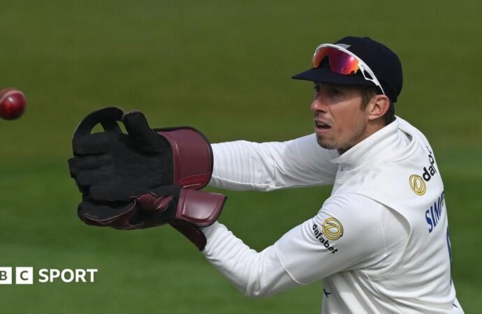 John Simpson: Nottinghamshire sign wicketkeeper from Sussex