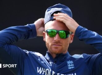 Jos Buttler: England wicketkeeper ruled out of tri-series in Pakistan with injury