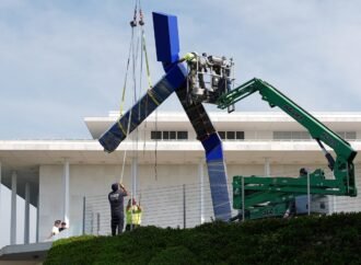 Kennedy Center disassembles ‘Blue’ sculpture from its grounds