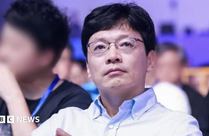 Kwon Hyuk-bin: Tycoon to pay ex-wife $1.87bn in record South Korea divorce settlement