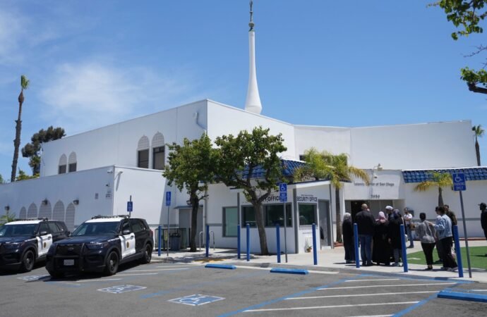 Lawyer says prosecutors haven’t offered details of teen’s alleged ties to San Diego mosque shooters