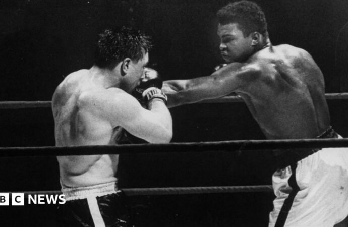 Legendary Canadian boxer George Chuvalo dies aged 89