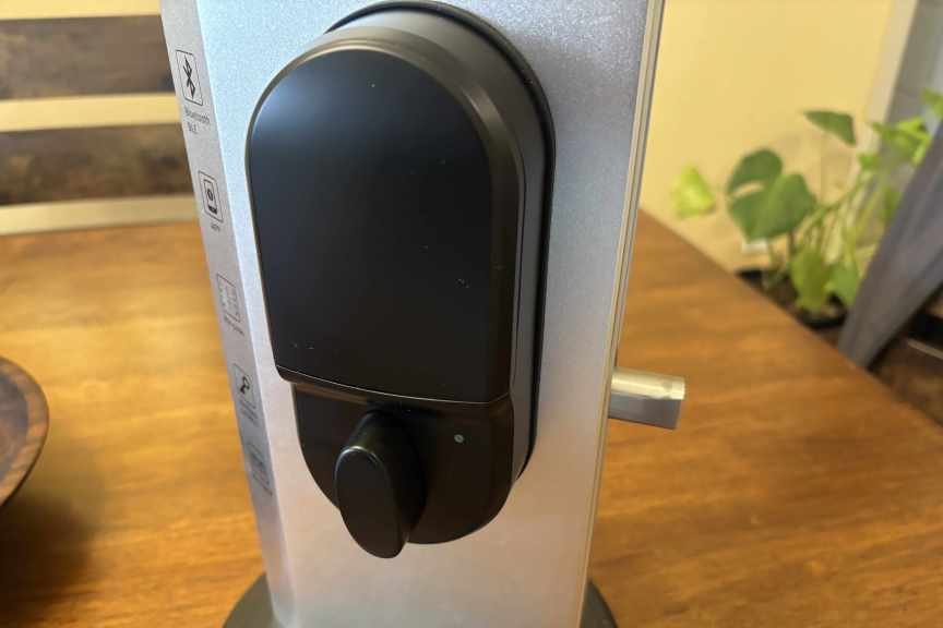 Lockly Lyro lock showing inside housing.