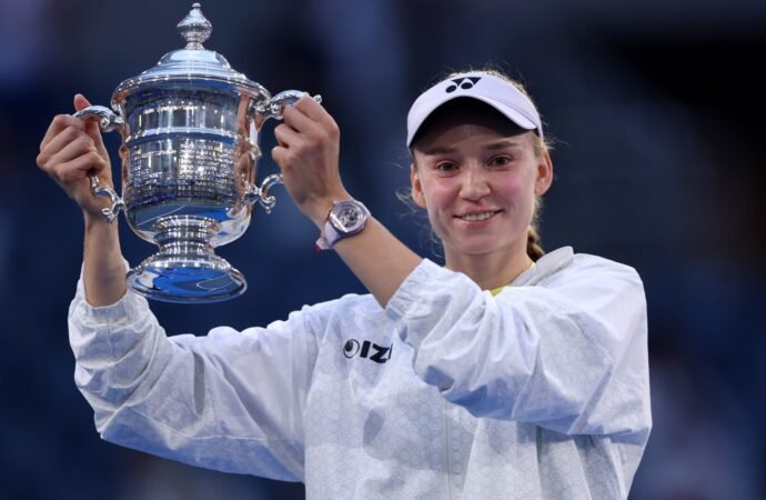 Millionaire Gen Z tennis star Elena Rybakina turned down 15 colleges to keep playing tennis—against her dad’s wishes. Now she’s no. 1 in the world | Fortune