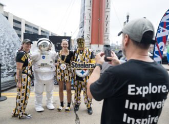 NASA Kicks Off Inspiration Tour with Steelers vs. Falcons Game – NASA
