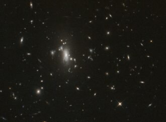 NASA’s Hubble Seeks Lensed Supernova, Marks 200,000 Orbits – NASA Science