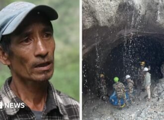 Nepal: Tunnel rescuers hunt for survivors with rafts and drone