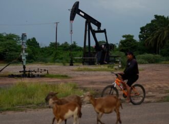Oil giant Chevron is expected to announce it will expand operations in Venezuela, US official says