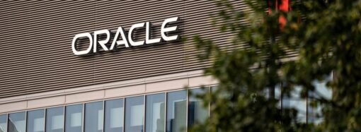 Oracle maintains its capex forecast and reports cloud growth, sending shares up 7%