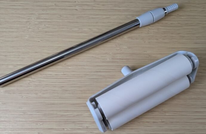 Pet Hair Everywhere? This $30 Roller Removes It From Places a Vacuum Simply Can’t – CNET