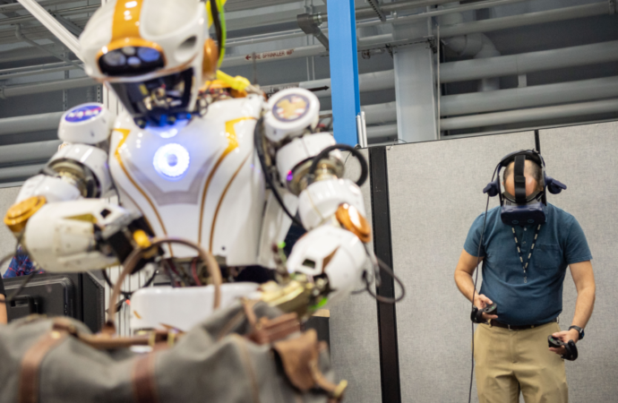 Reliable Robots: Meet Johnson’s Dexterous Robotics Team – NASA