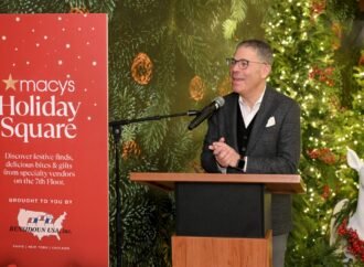 Retail CEOs see a holiday paradox: shoppers are anxious but still willing to spend | Fortune