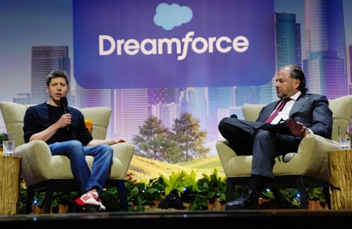 Salesforce’s Marc Benioff to AI industry: Regulate yourselves or get sued | Fortune