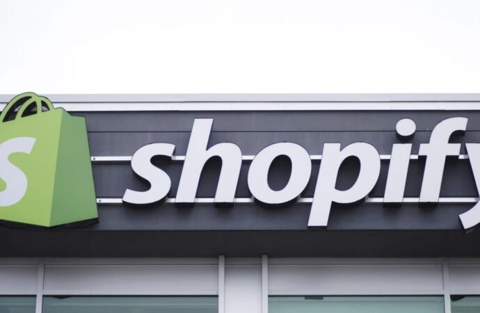 Shopify’s COO says her ideal employee is an ‘X-shaped’ person
