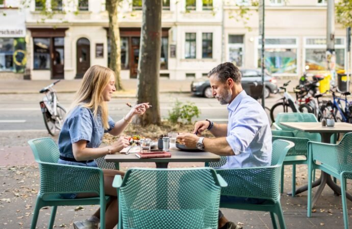 Single Americans want potential partners earning at least six figures, according to new study—Millennials set the ‘ideal’ bar at $160,000 | Fortune