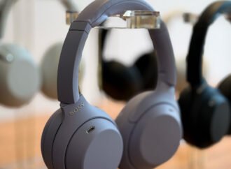 Social media loves Sony’s WH-1000XM4 headphones. Now you can love the sequel for less.