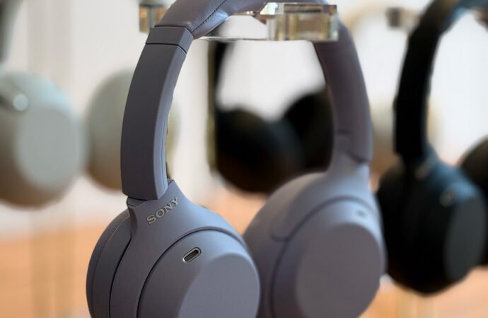Social media loves Sony’s WH-1000XM4 headphones. Now you can love the sequel for less.