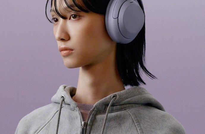 Sony brings back its fan-favorite headphones, the XM4
