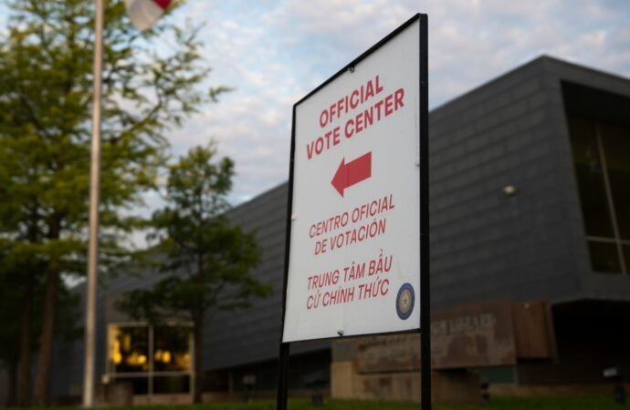 State error in Texas creates huge backlog in voter registration applications as midterm voting nears