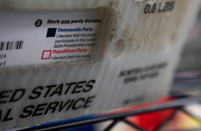 Supreme Court lifts a cloud over midterms, letting mail ballots flow as normal to voters