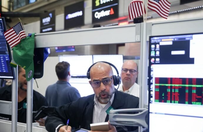 Surging yields and 7% mortgages: Investors and consumers are jittery as interest rates spike