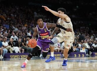 Sydney Kings thump Cairns to launch NBL title defence in style