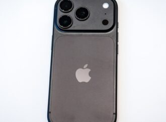 The black iPhone Pro returns