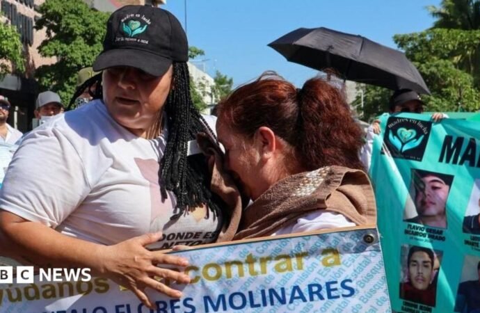 Thousands demand end to violence in Mexican cartel hotspot