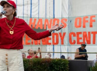 Thousands join protest outside Kennedy Center, expressing concern that Trump might tear it down