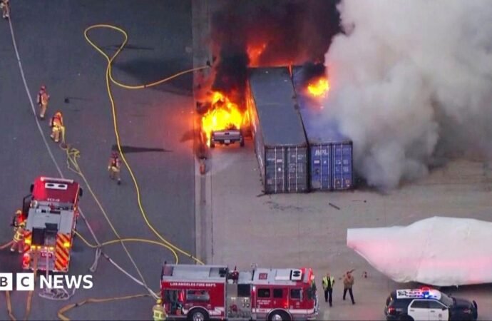 Three killed in Los Angeles news helicopter crash