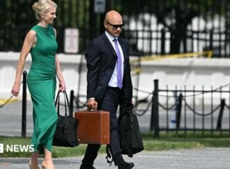 Trump gave $45,000 cash gifts to Natalie Harp and two other aides, public records show