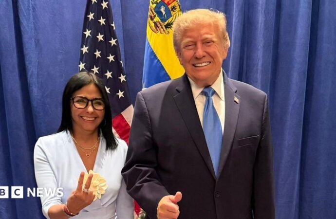Trump meets US-backed Venezuelan president for first time since Maduro seized