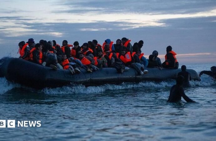 UK-France ‘one in, one out’ migrant scheme scrapped
