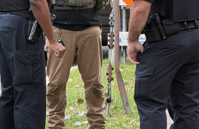 US citizen injured in Illinois after ICE agents mistook him for fugitive, tried to arrest him