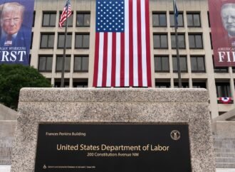US unemployment claims dip to 206,000 as layoffs continue to remain rare