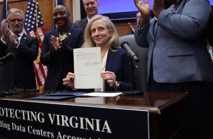 Virginia governor creates an AI task force and moves to restrain data centers